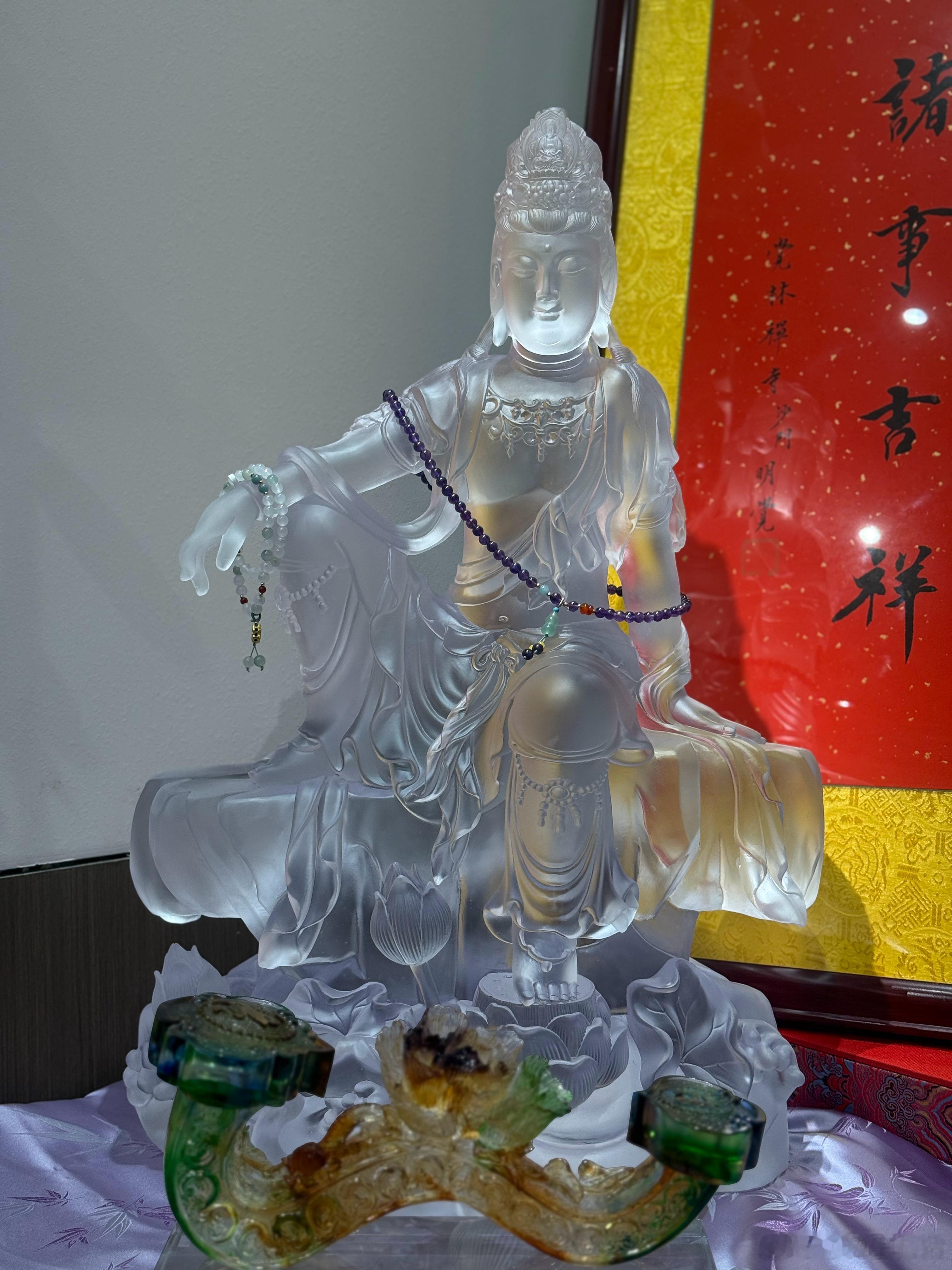 生活难免有风雨，人生难免有坎坷。不必抱怨世事无常，不必纠结过往遗憾，不必焦虑未来