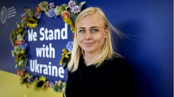 搞笑又矛盾，现在欧洲的处境本身就挺尴尬，处处被美方针对拿捏，可芬兰外长偏偏不看现