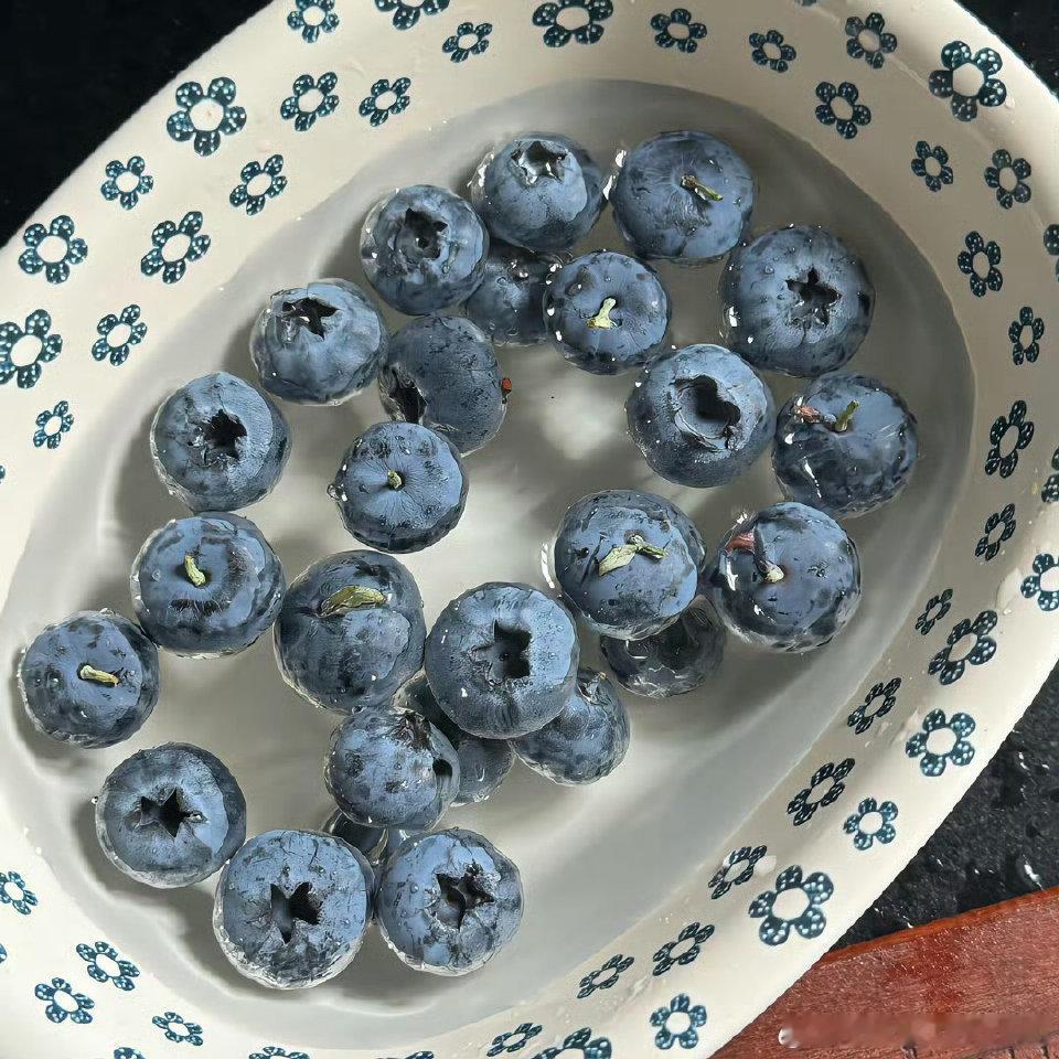 每日一善  阳光信用 心向暖阳在喧嚣中守护内心的清泉，于纷扰里浇灌灵魂的花园。心