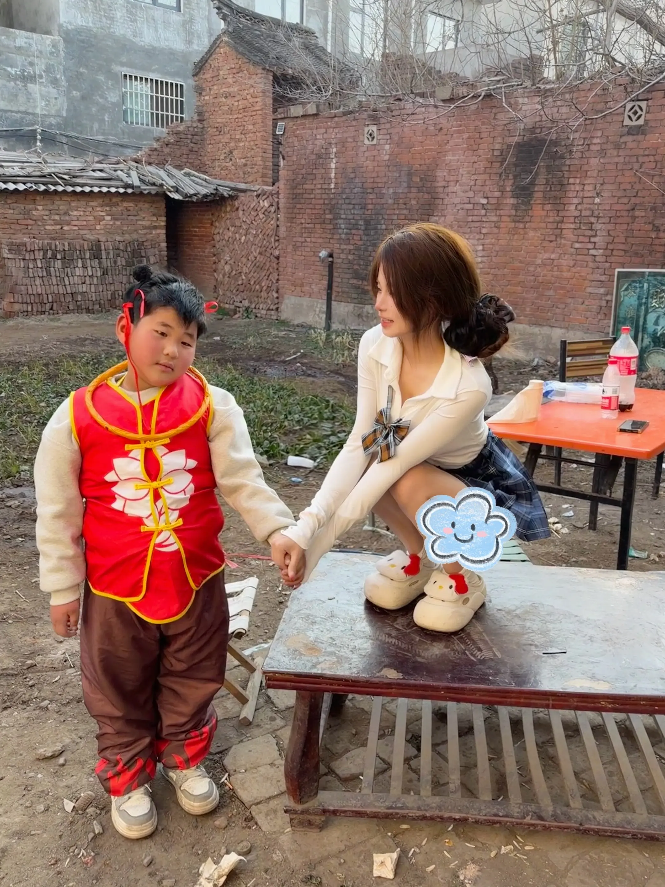 喵喵喵咪咪咪祝大家……新年快乐