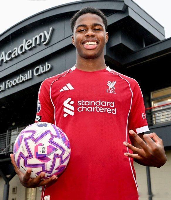 葡萄牙媒体透露利物浦即将与青训前锋菲格罗亚续约。签署新合同后，该球员预计将被租借