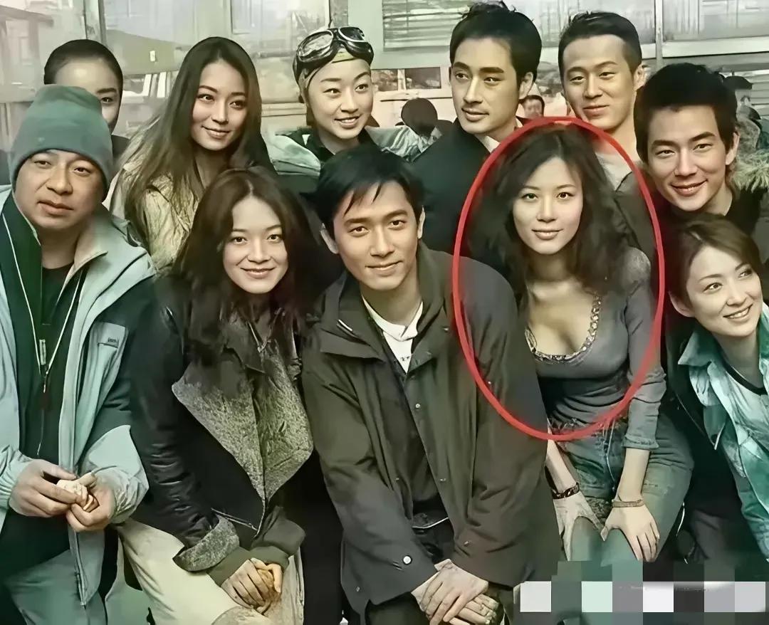 我敢说，当年这个不知名的小演员，你们可能都不认识，但是如今的她，你们肯定都会很熟