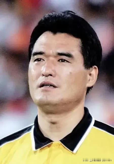 前中国足坛著名黑哨——万大雪
1969年生 河北涿州人。

中超早年胡吹乱吹的代