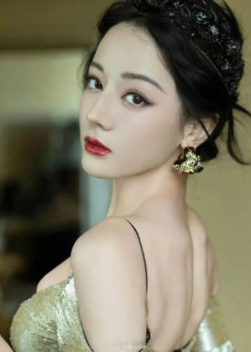 迪丽热巴身材真有这么顶吗？ ​​​
