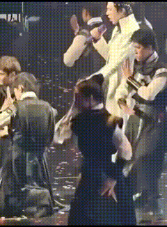 刘宇宁的善良，礼貌，是从骨子里散发出来的本质！真实，真诚！刘宇宁踩伴舞的细节  