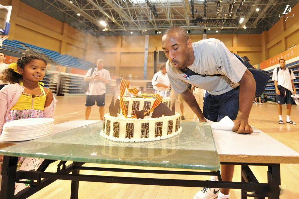 科比如果还活着，那么他已经47岁了科比47岁生日 ​​​