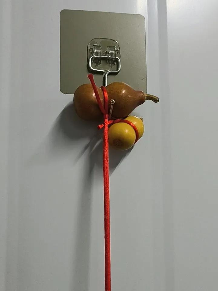 盘葫芦真是个让人安心的事儿。就像我，早上十点前完成交易，之后的大跌跟我无关，这感