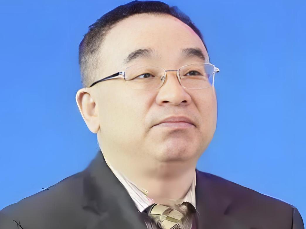 3.8万亿养老钱的“入口”守了24年，自己先塌了：社保基金会原副理事长王文灵被“