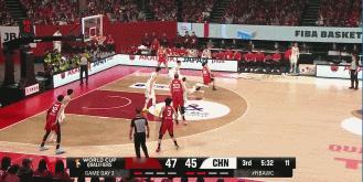 中国队第三节打出了13-0，46-47，就差1分。中国男篮vs日本男篮