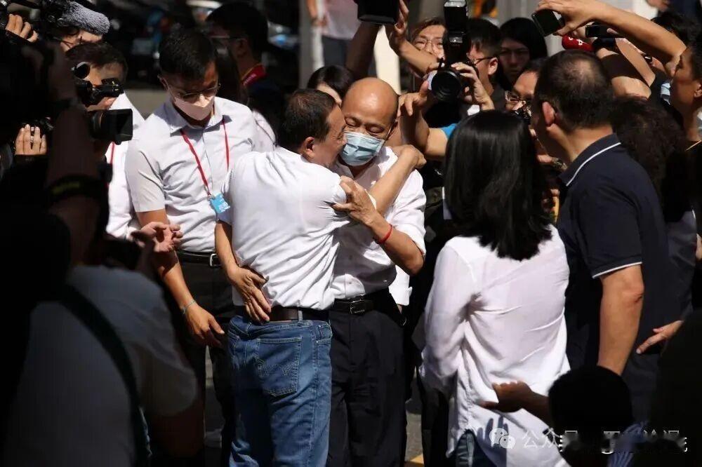 此前当选国民党主席的郑丽文，一度被外界视作2028参选种子选手，党内不少势力早已