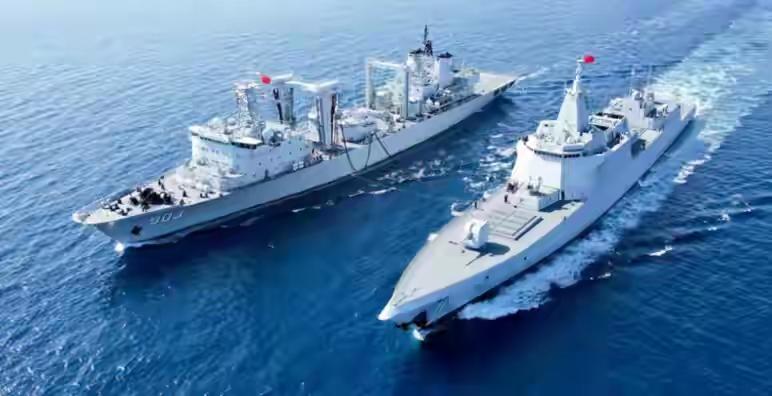 不是挺硬气吗？现在知道慌了？一觉醒来，家门口的天上海上全是咱们的身影，这波直接给