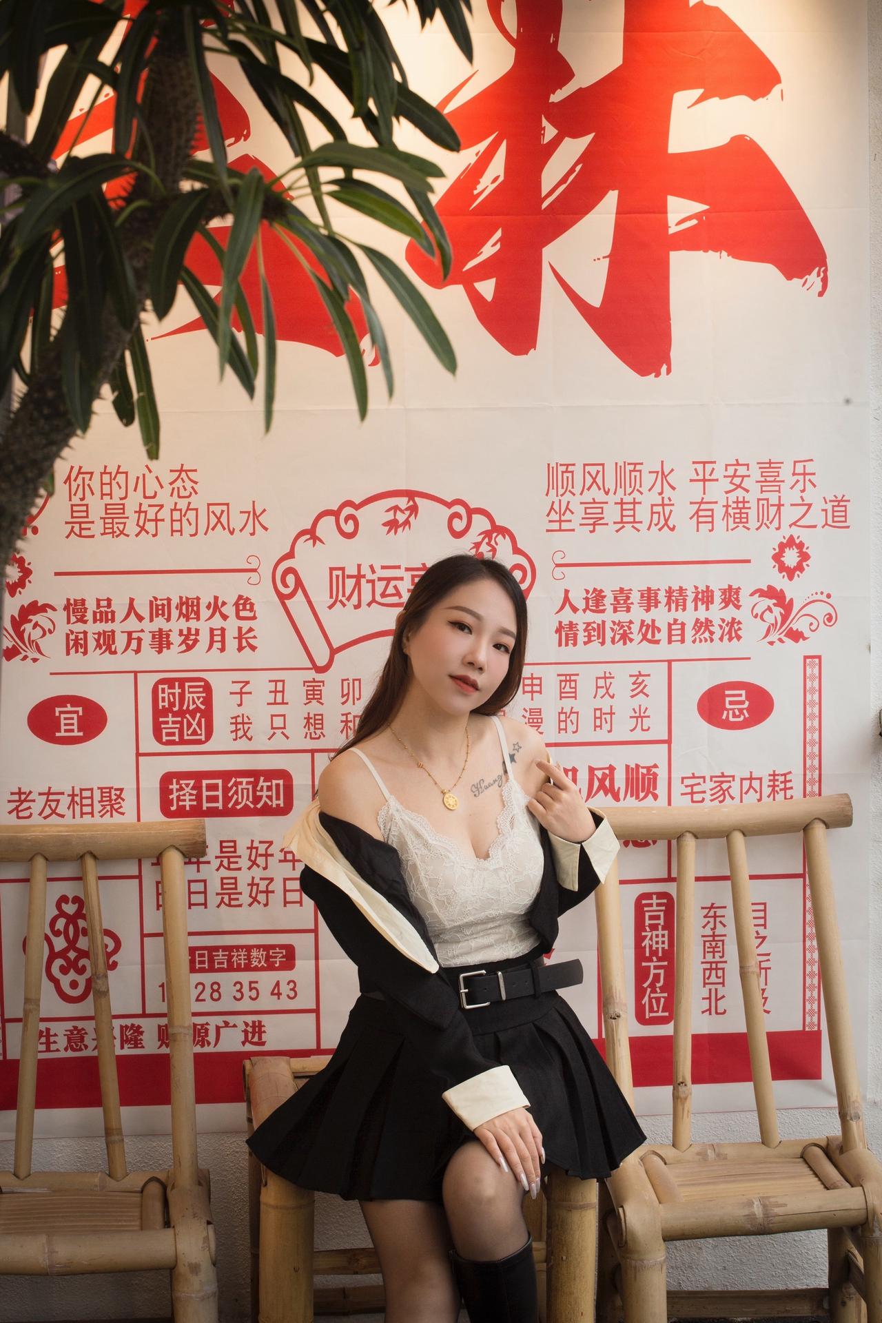 我想我自己这一页 应是明媚自由 步履生花 我细数我珍重