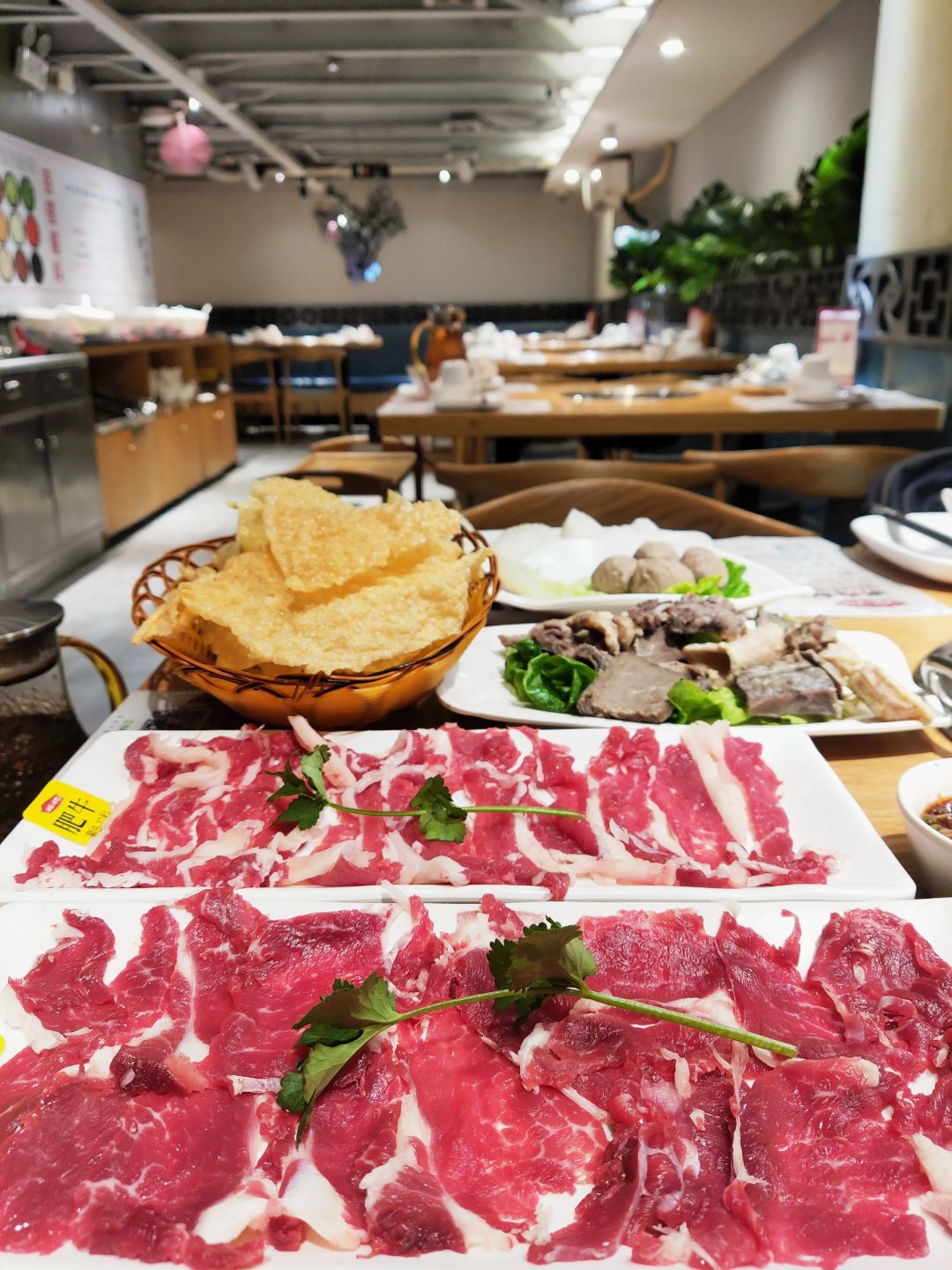 徒步后吃什么🥳我建议：一起吃潮汕牛肉火锅