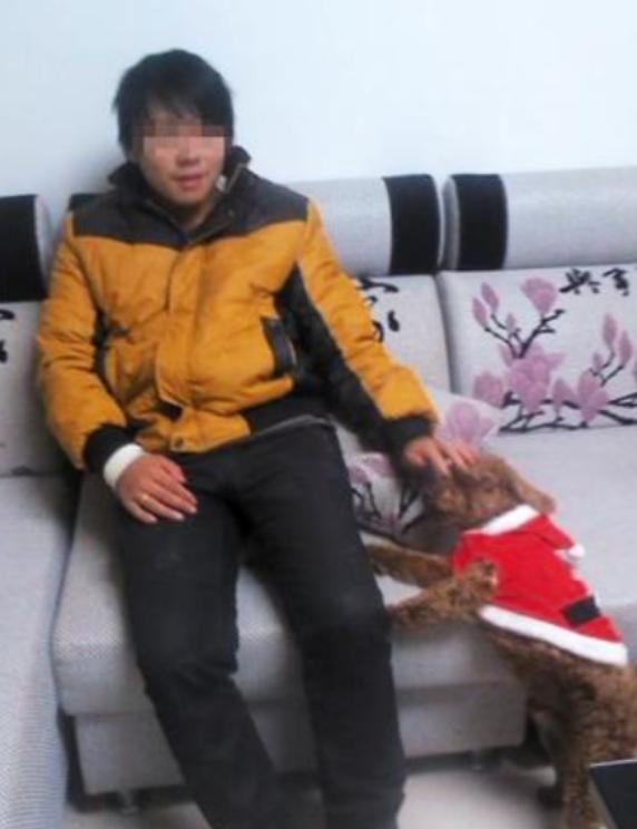 2014年，四川18岁小伙网购24支玩具枪被判无期徒刑，他在法庭上撕心裂肺对法官