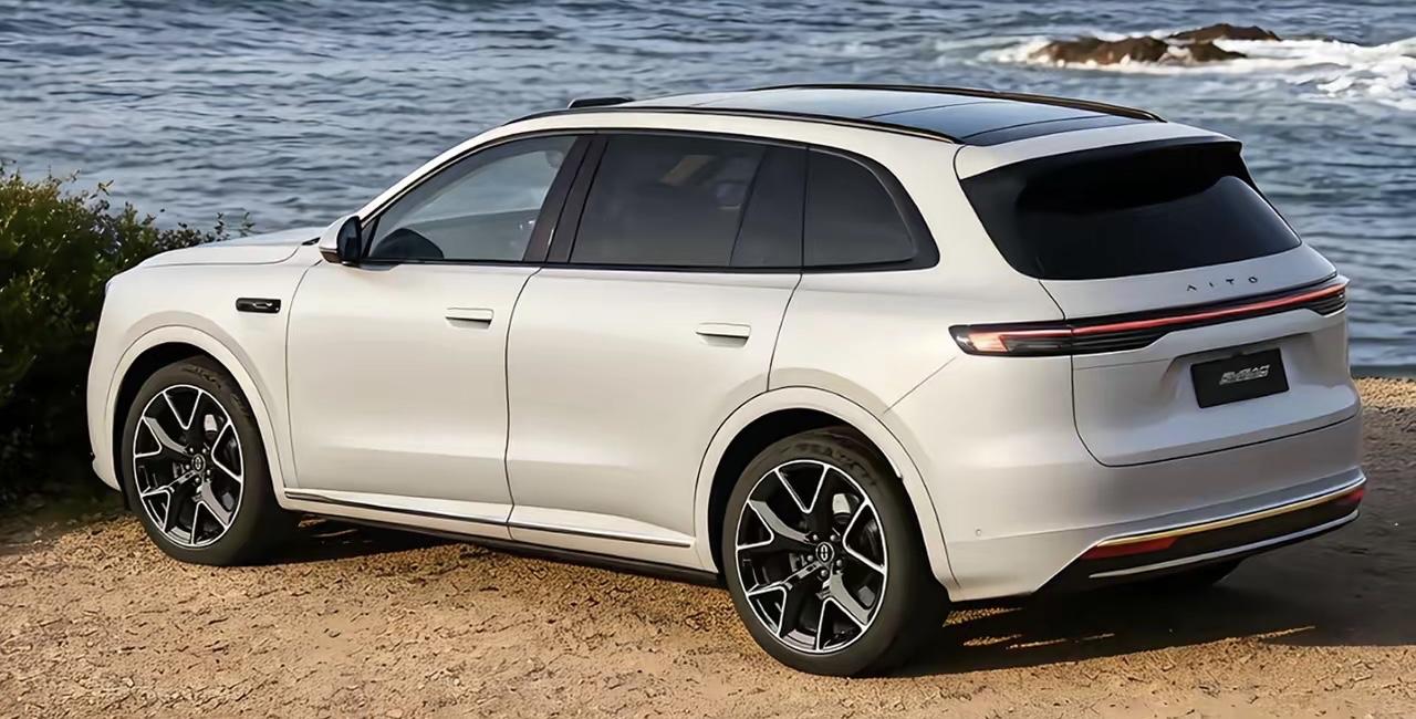 这种车注定是走量的！
尺寸不大不小，价格不高也不会太低。
问界系列除了M6，预计