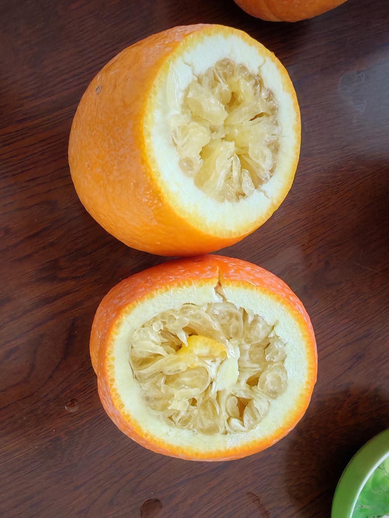 真的不能贪便宜！

城外的蔬菜批发点，有个卖橙子的，问了一下价格：1.5元一斤！