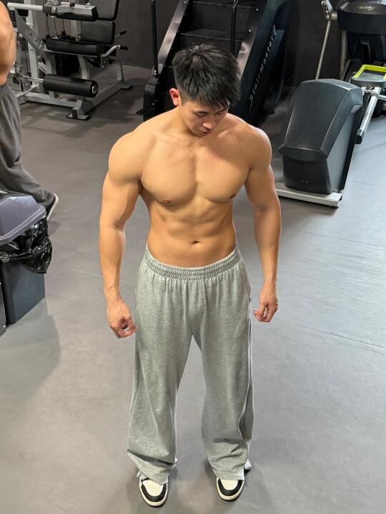 当你周末就能刷到肌肉男时