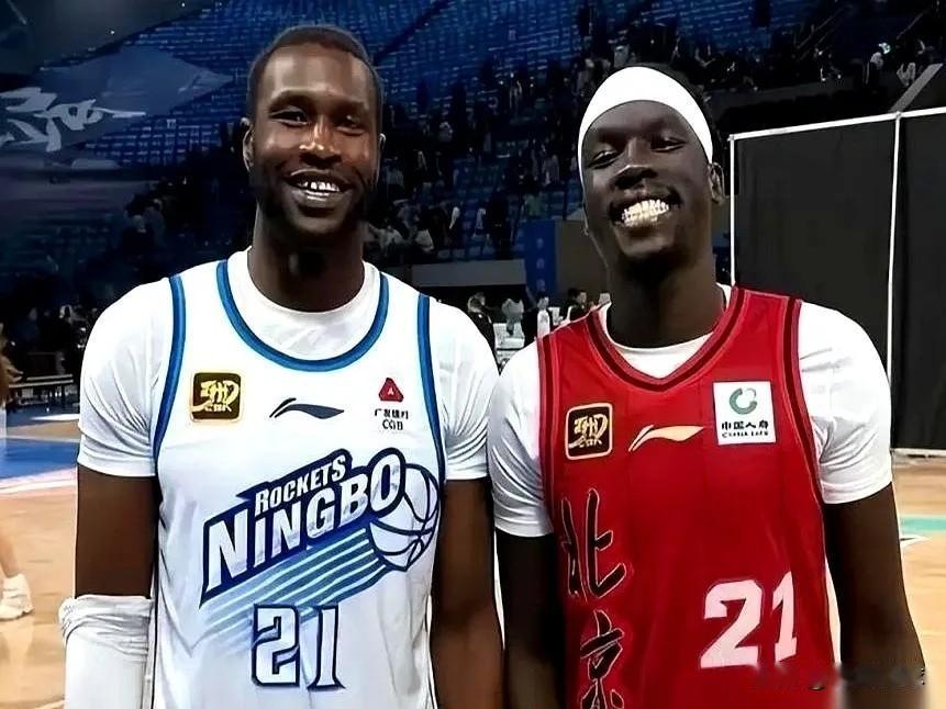 北京北汽为曾凡博留足了后手…北京北汽续约外援奥莫特，很多球迷大呼不解，结果一看合