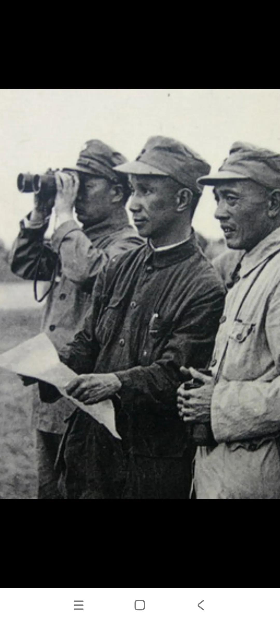 毛主席开始是命令栗裕率领华东野战军南下，去江南发展，栗裕认为不妥，认为不宜兵力分