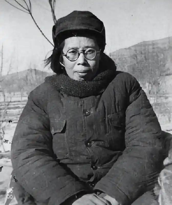 1932年10月10日，帅孟奇因叛徒出卖被捕入狱。在狱中，敌人往她鼻子里灌煤油，