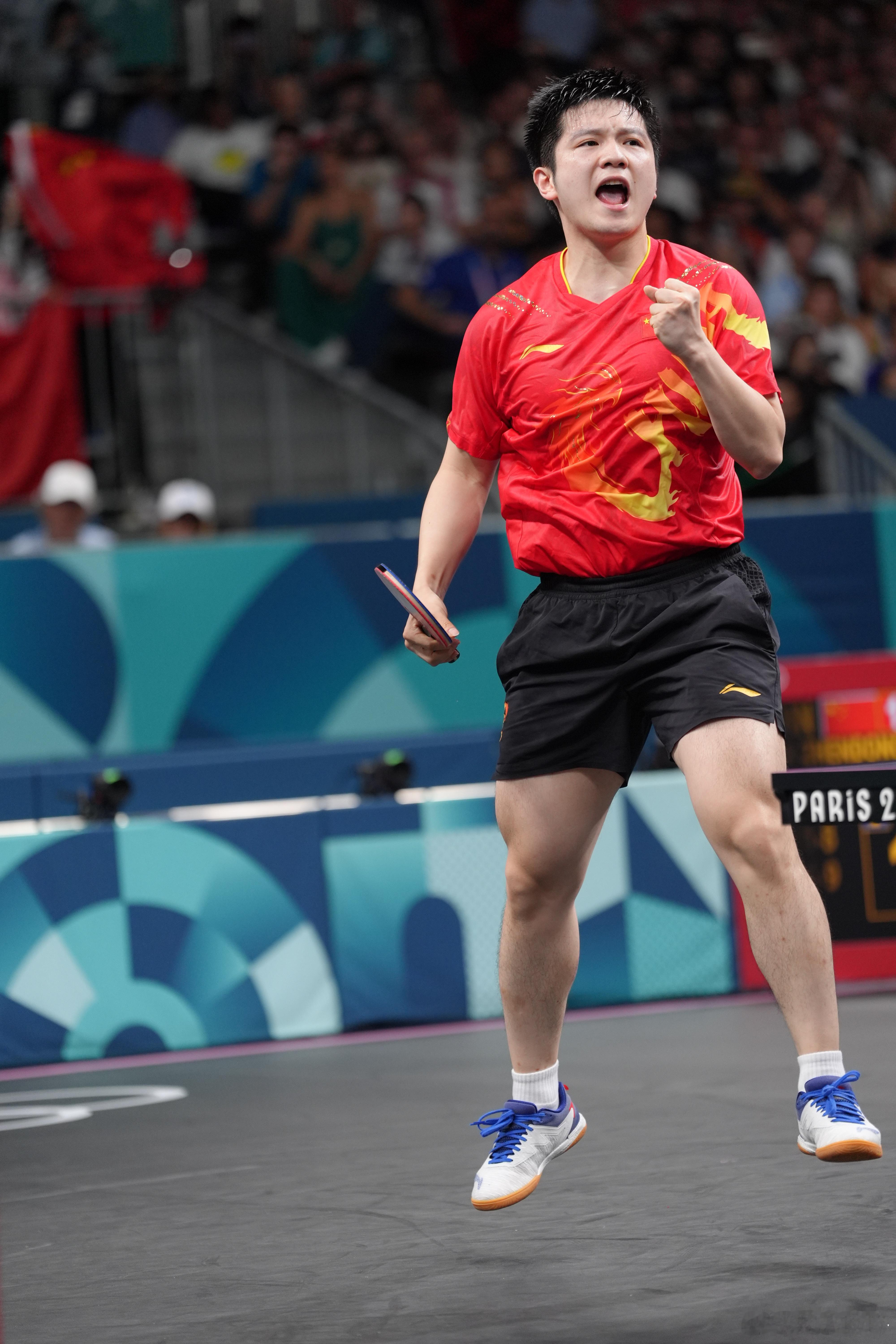 樊振东身穿三冠T恤💙樊振东德甲决赛mvp 💙樊振东 💙樊振东已集齐德国杯欧
