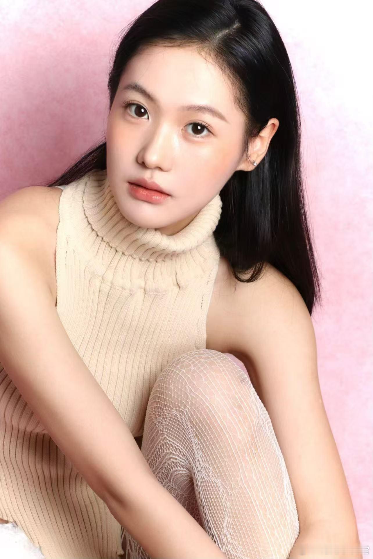 内娱校园剧女主有新脸了 孙千的笑容真的有魔法吧！在《陷入我们的热恋》里看到她，感