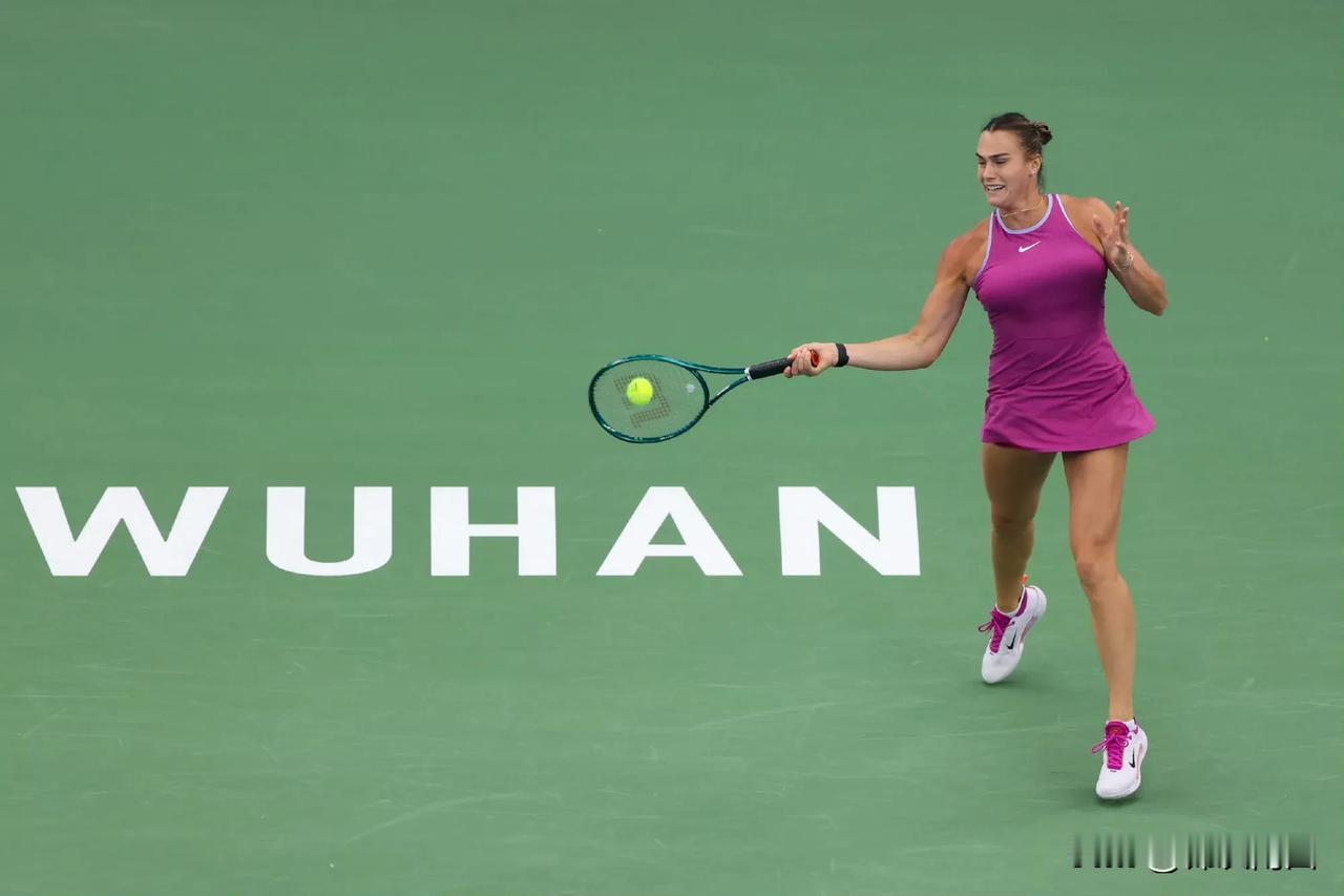 #2024武网# 半决赛 高芙VS萨巴伦卡 大满贯冠军的对决。
第一盘高芙6比1