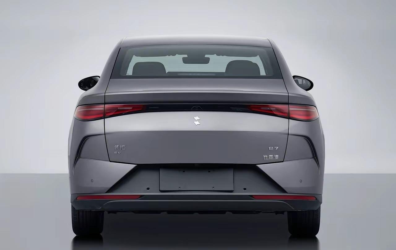 比亚迪这波操作直接把“精准打击”玩明白了～ 工信部公告里突然冒出个全新品牌“领汇