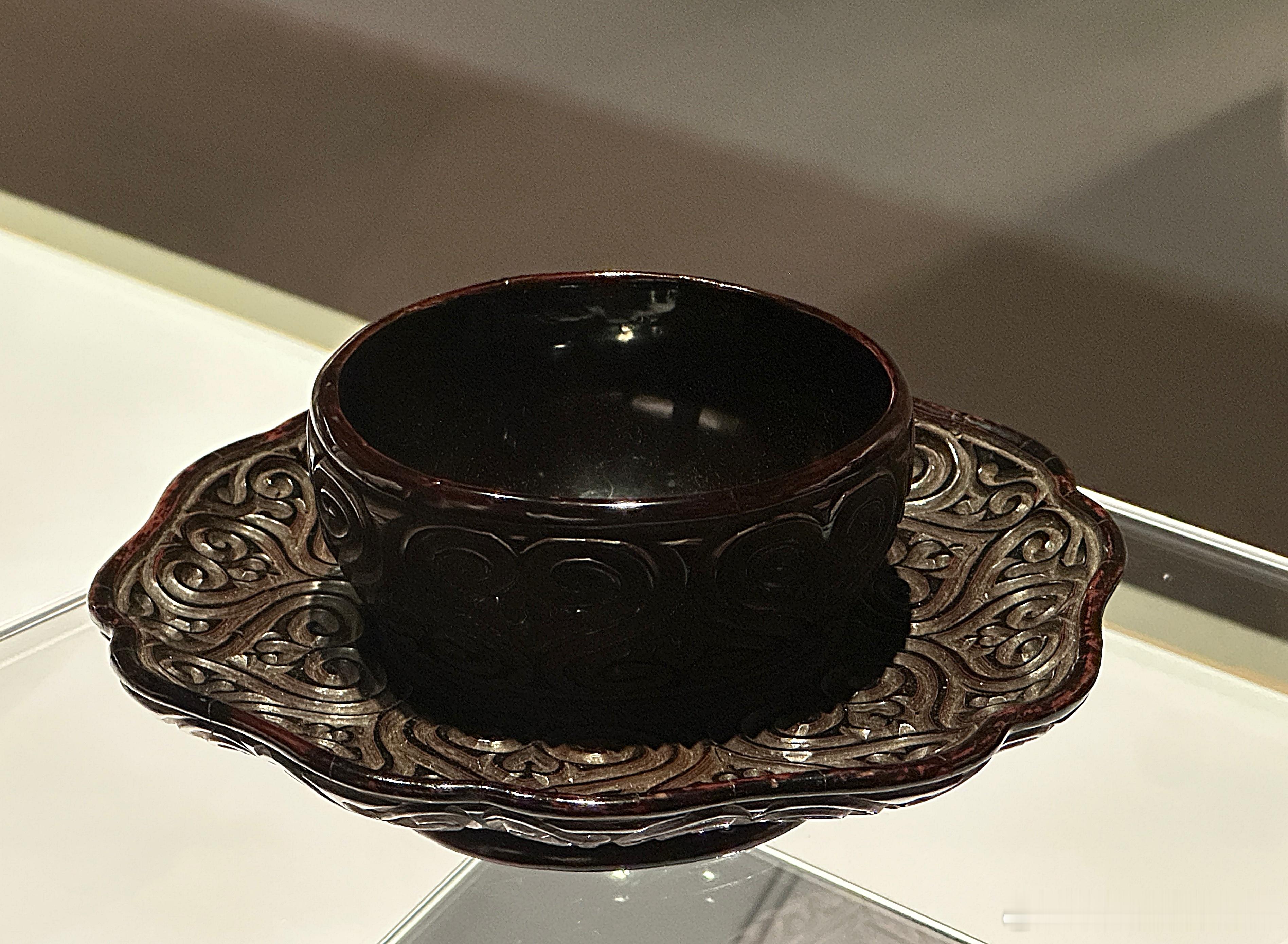 剔犀心形卷云纹盏托 南宋13世纪 东京国立博物馆藏 展出摄于上海博物馆 