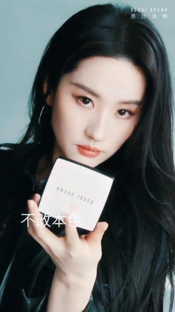 生活的舞台，我即是焦点。
不改本色，芭比波朗。生活的舞台，我即是焦点。