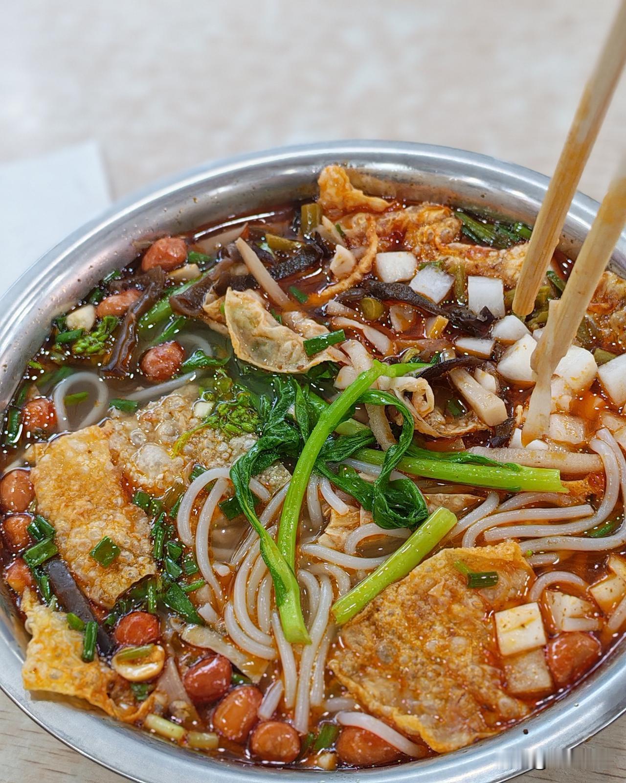 晒图笔记大赛在柳州这个螺蛳粉根本就没法忘记，也没法拒绝，柳州人几乎每天都会吃一碗