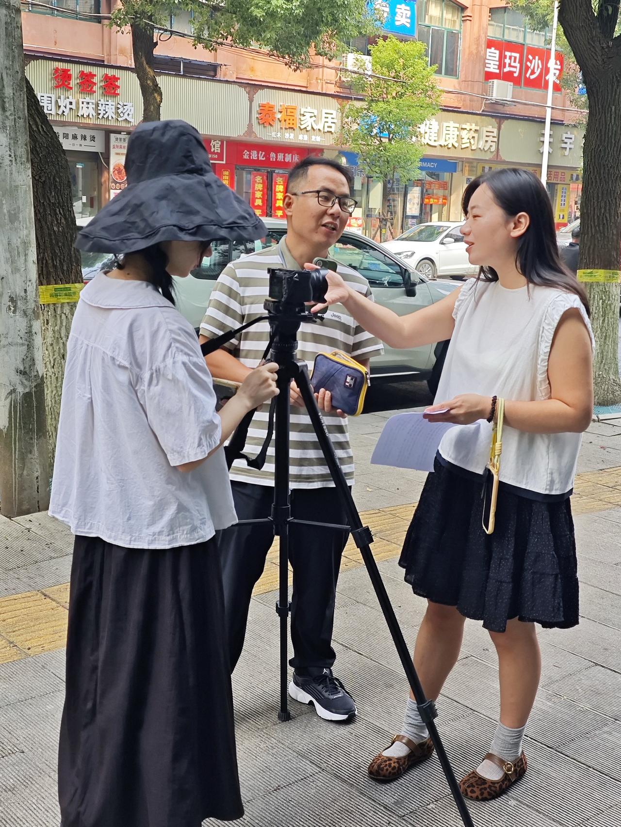 前天当车模…..今天准备当美模特…..宣传片拍摄花絮