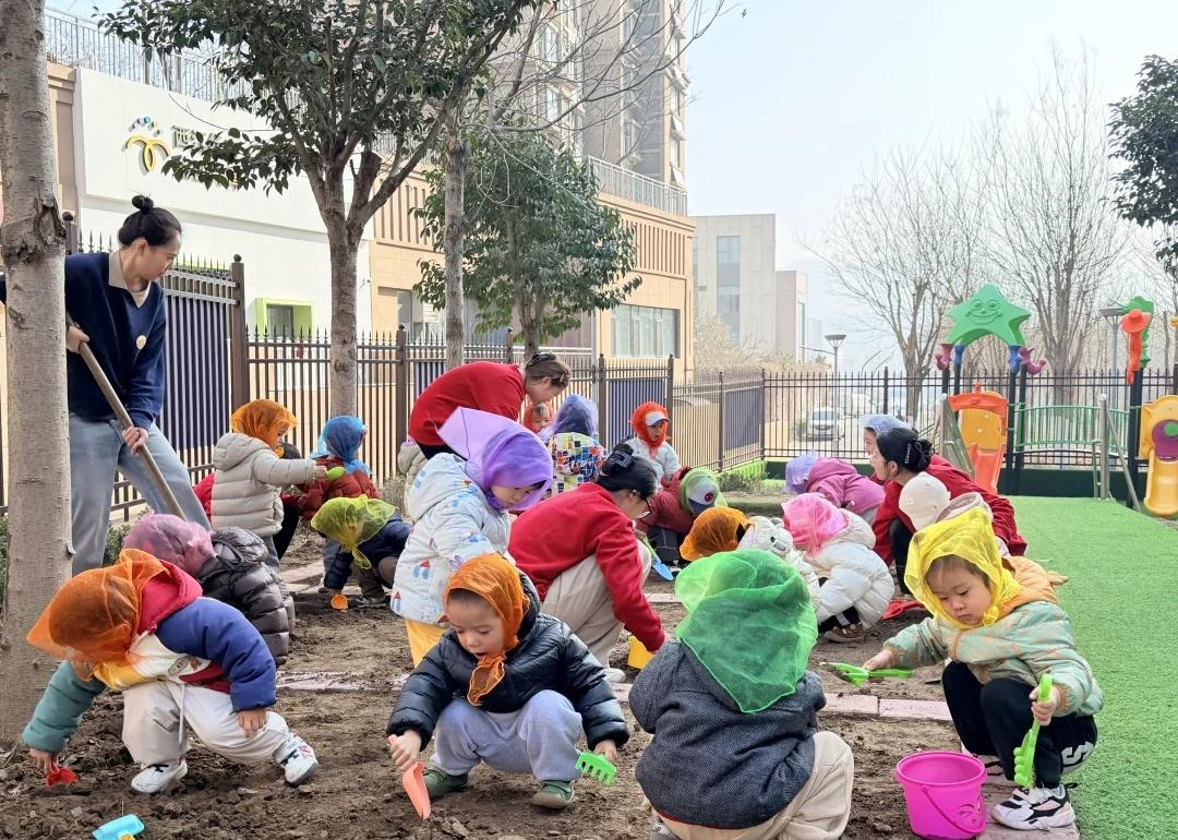 纯宝藏级托育——济南泉抱抱西江华府社区托育
用家长的话说：我们是最好的！
哈哈哈