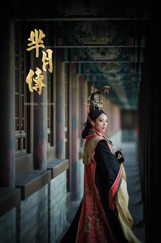 《琅琊榜》里静妃对林燮的喜欢藏在很多细节里。静妃向来淡定从容，面对皇后羞辱、强搜