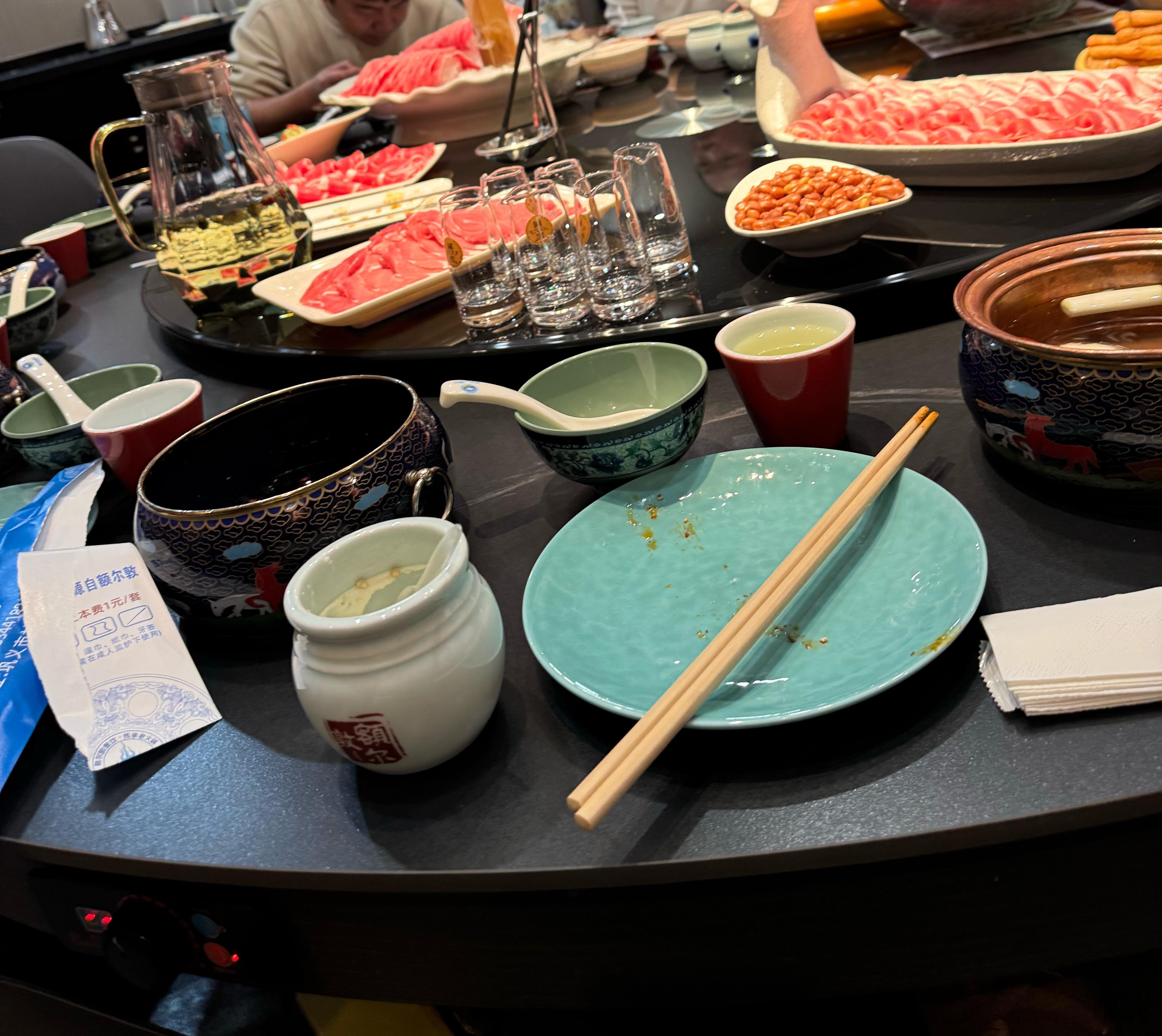 视频剪完了，吃个火锅。最近持续给大家更新篮球集锦！ 