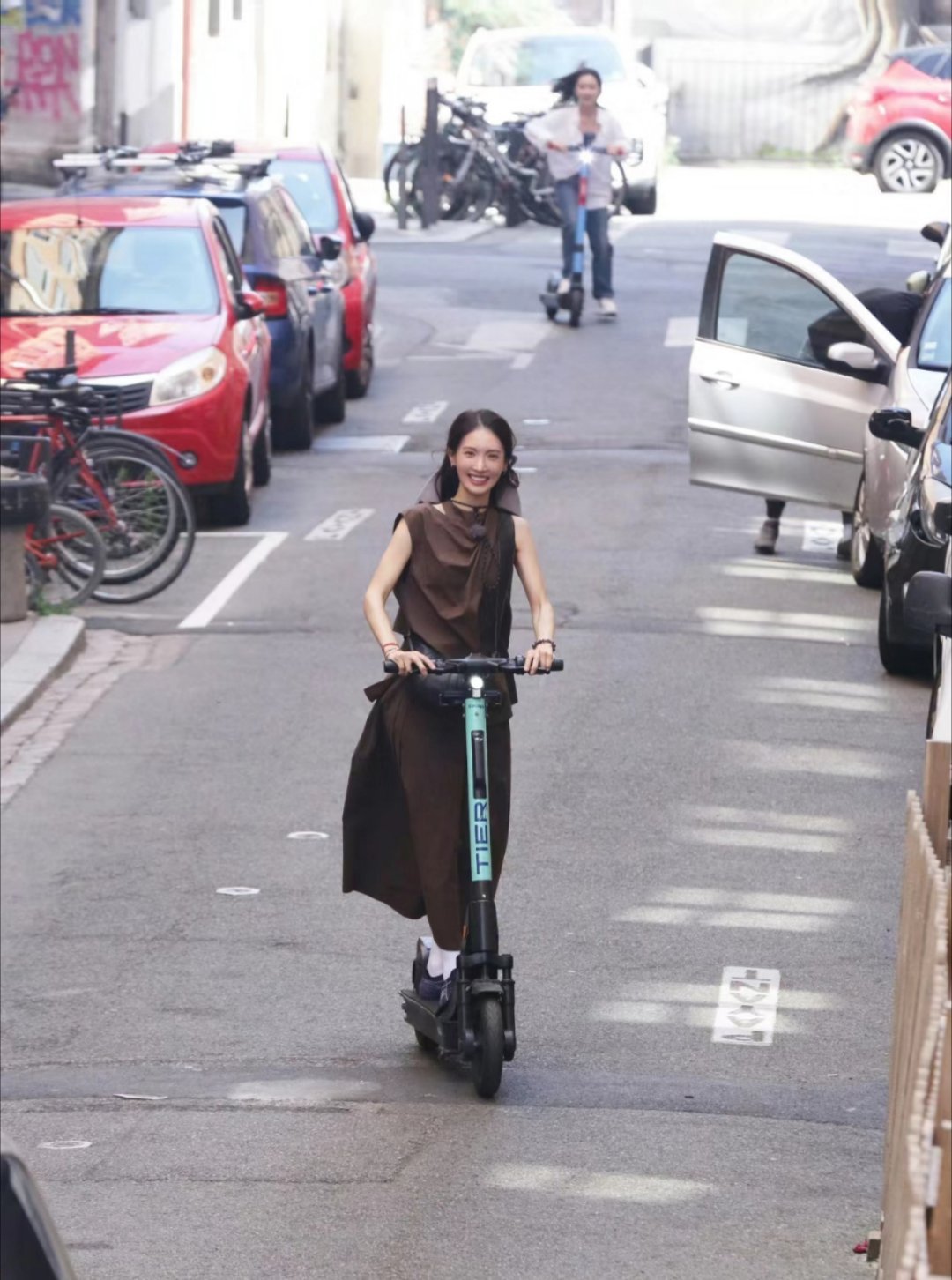 金晨再花少6里也开始变得阳光起来，巴黎之行宋茜小导游一定做的很用心。刚开始金晨还