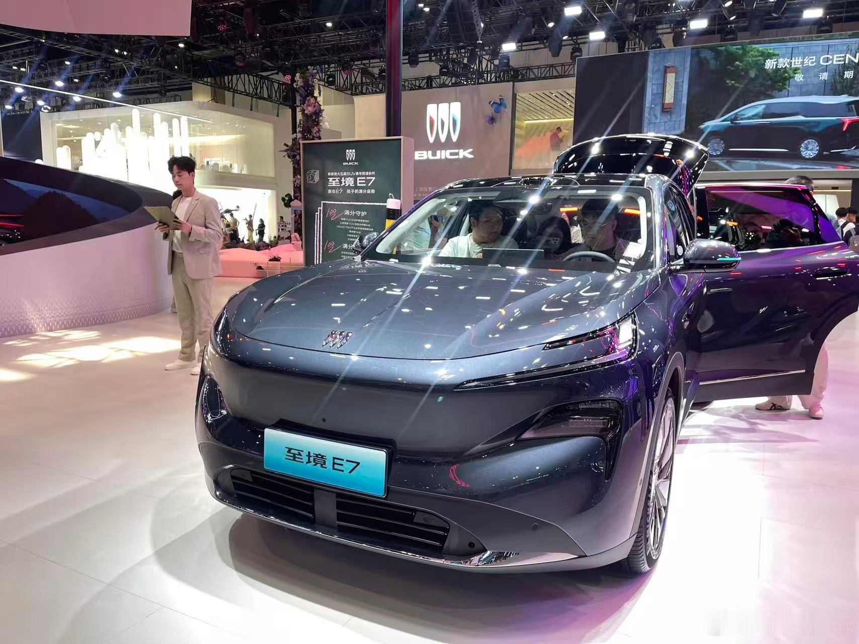 别克 E7，上市效果不错，最近新能源化最坚决的合资品牌之一了 