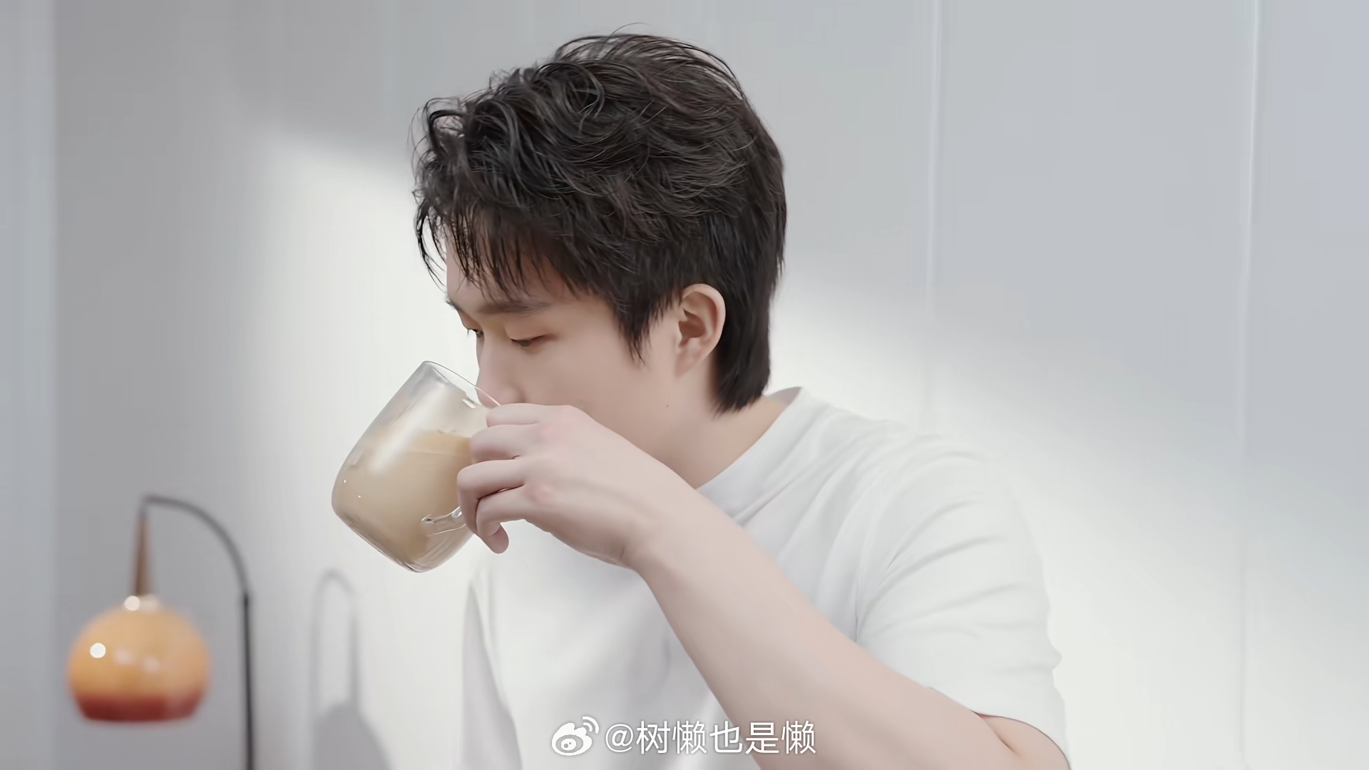 很喜欢的三个画面🍎☕🍁 ​​​