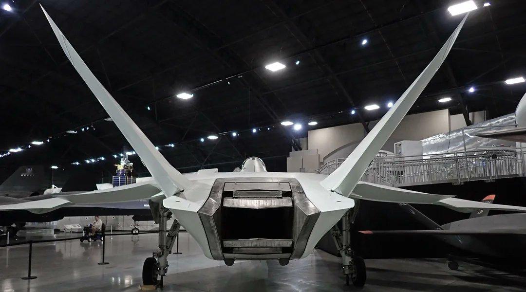 X-32机尾视角 ​​​