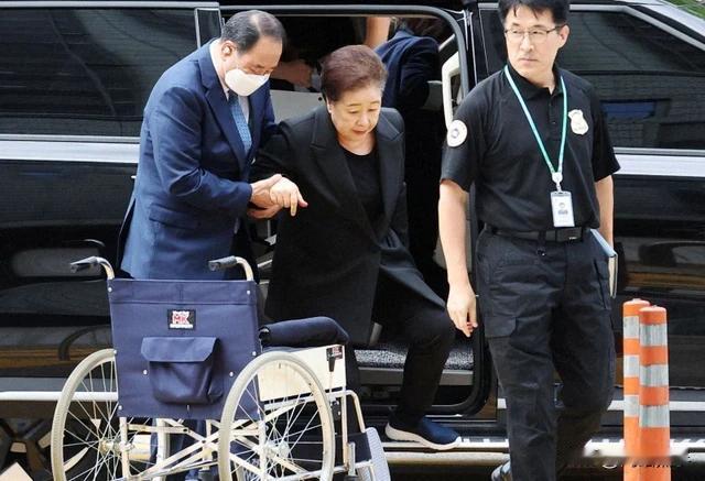 快看！韩国时事头条消息！
前统一教会韩鹤子总裁被捕 与前尹锡悦政权勾结嫌疑全貌调