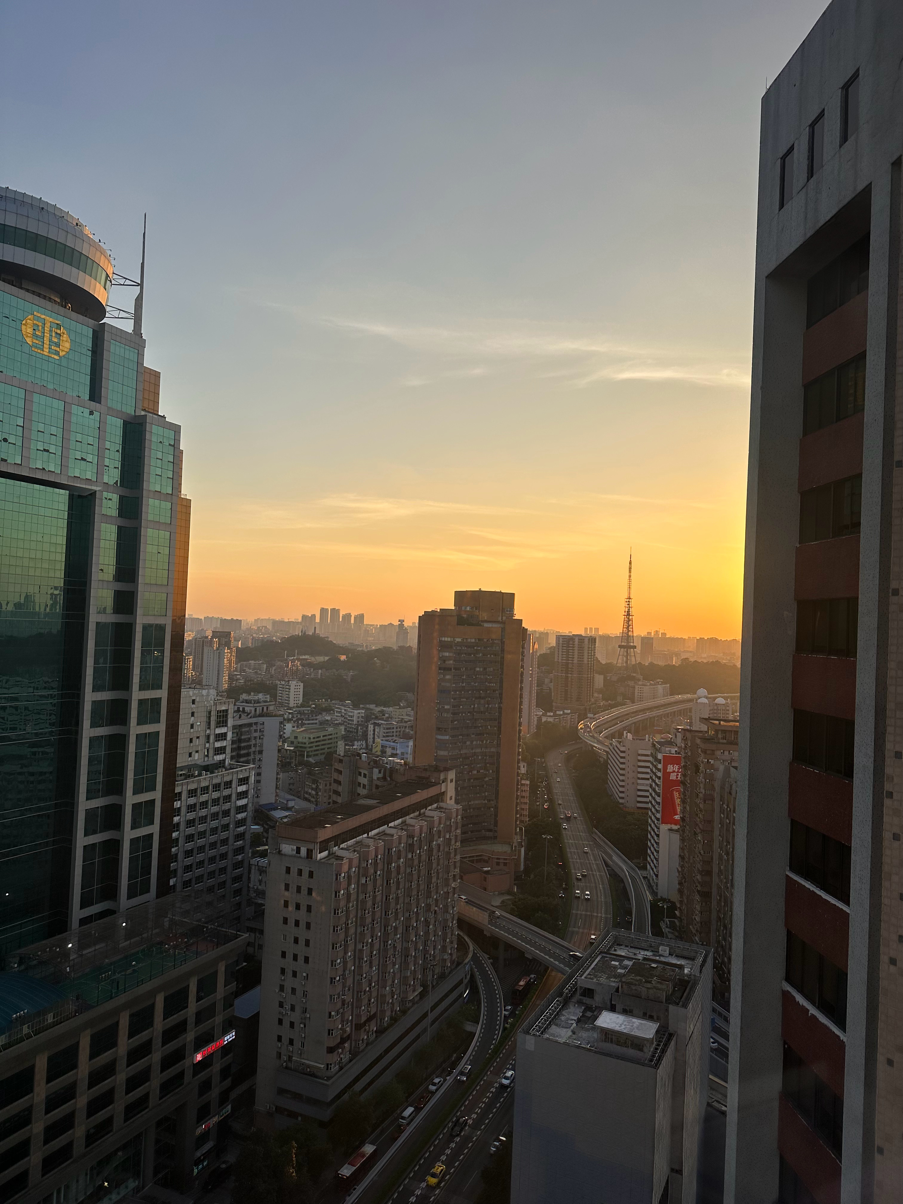黄昏的电视台美景，许久不见了～ 广州·广东电视中心