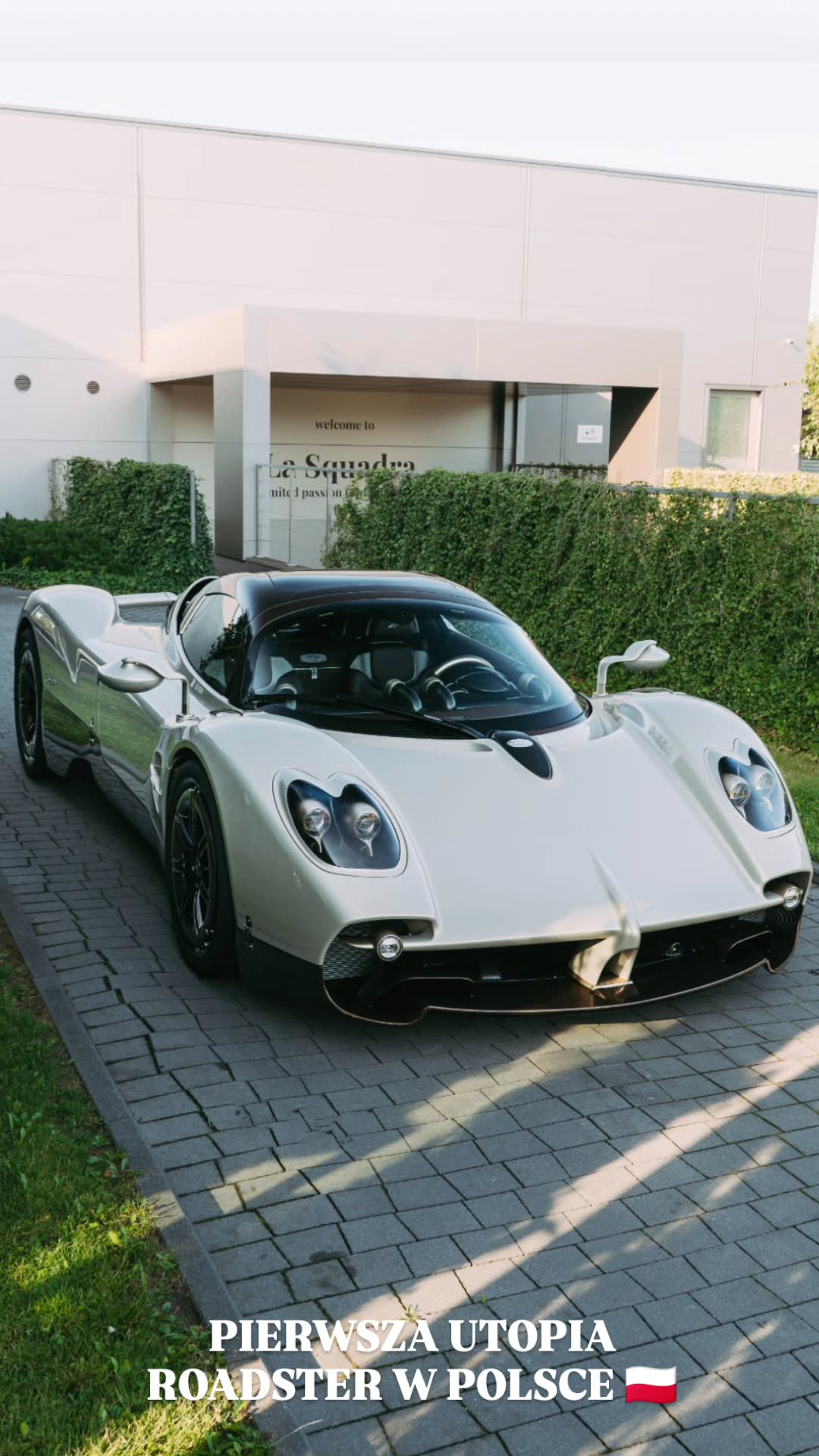 波兰🇵🇱交付了首台自动挡的Pagani Utopia Roadster