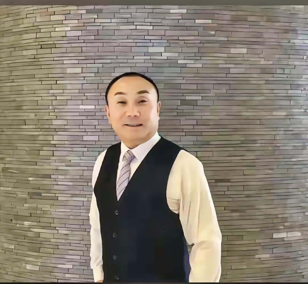 西安赛格严老板坠楼事件让我明白了一个道理。
以前总觉得老板都是有钱人过得幸福，现