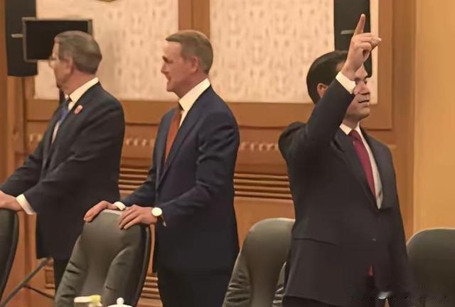 鲁比奥对我国看法是一个180度大转弯，以前的积极反华先锋，现在居然完全变了。
