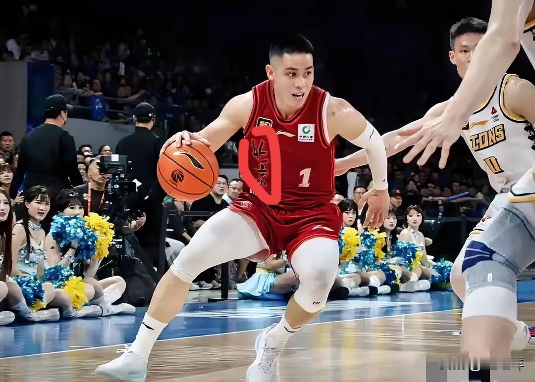 万万没想到
北京首钢深夜放出三把火！

5月24日，北京首钢男篮主教练许利民确认
