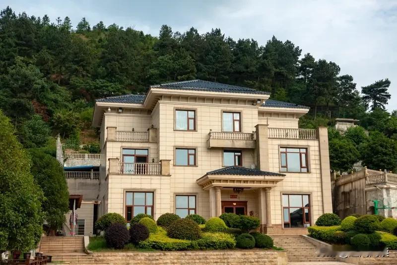 别再说农村收入不如城市了！

刚出炉的2026年上半年数据太亮眼：农村居民人均可