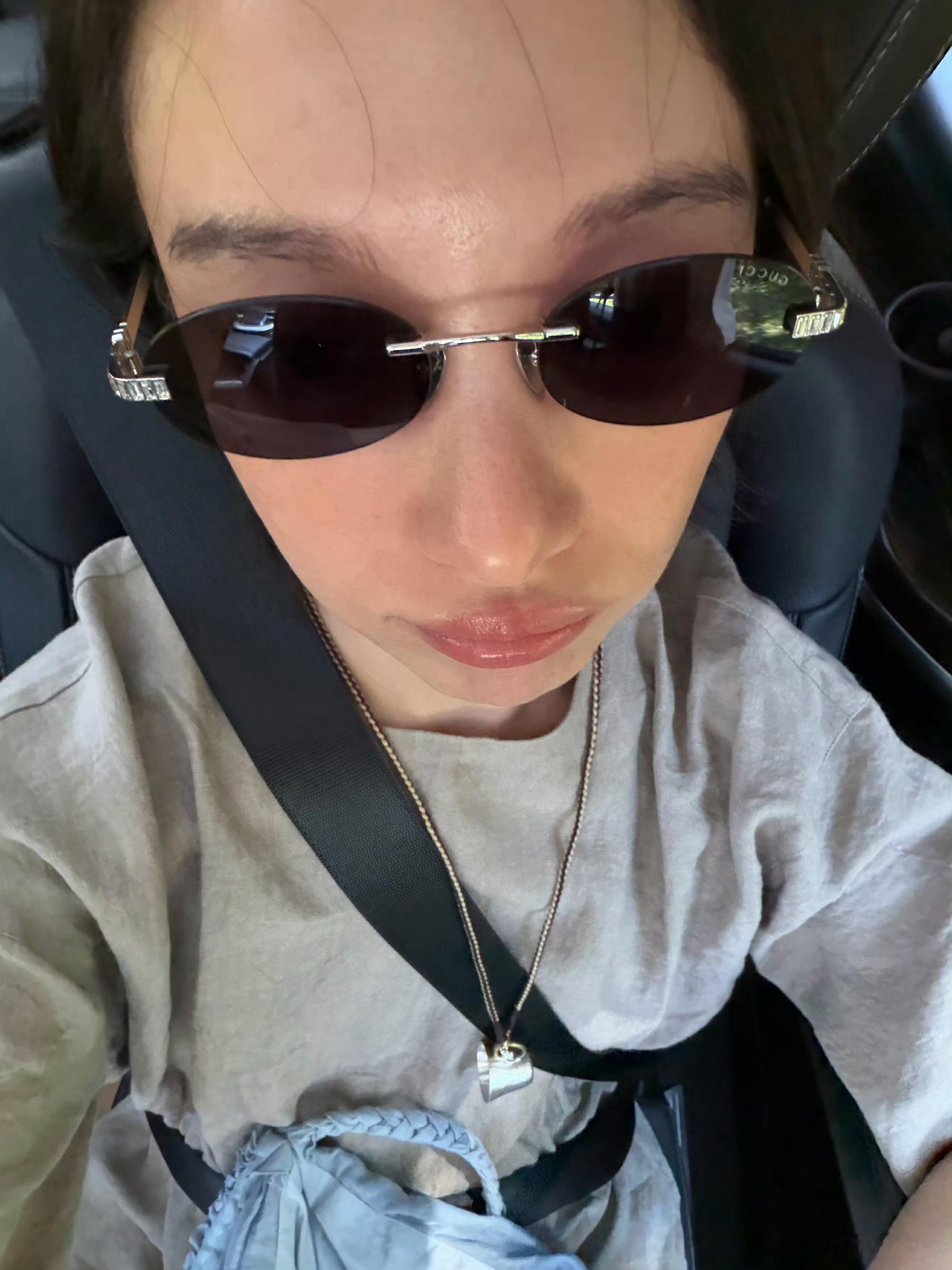 倪妮学车状态演我倪妮学车状态 哈哈啊哈笑不活了！倪妮也躲不过学车的累第一天学车状