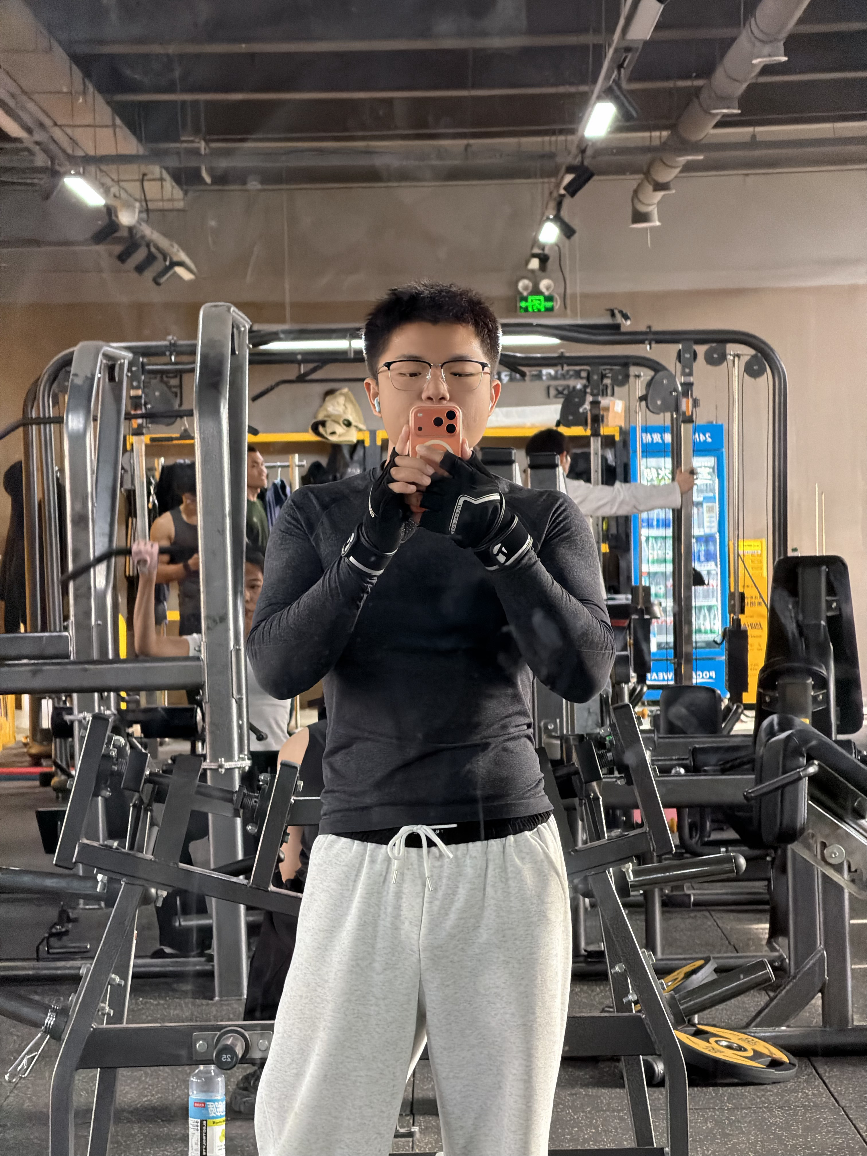 组间休息的时候你在想什么？旭鑫同学的健身日记 ​​​