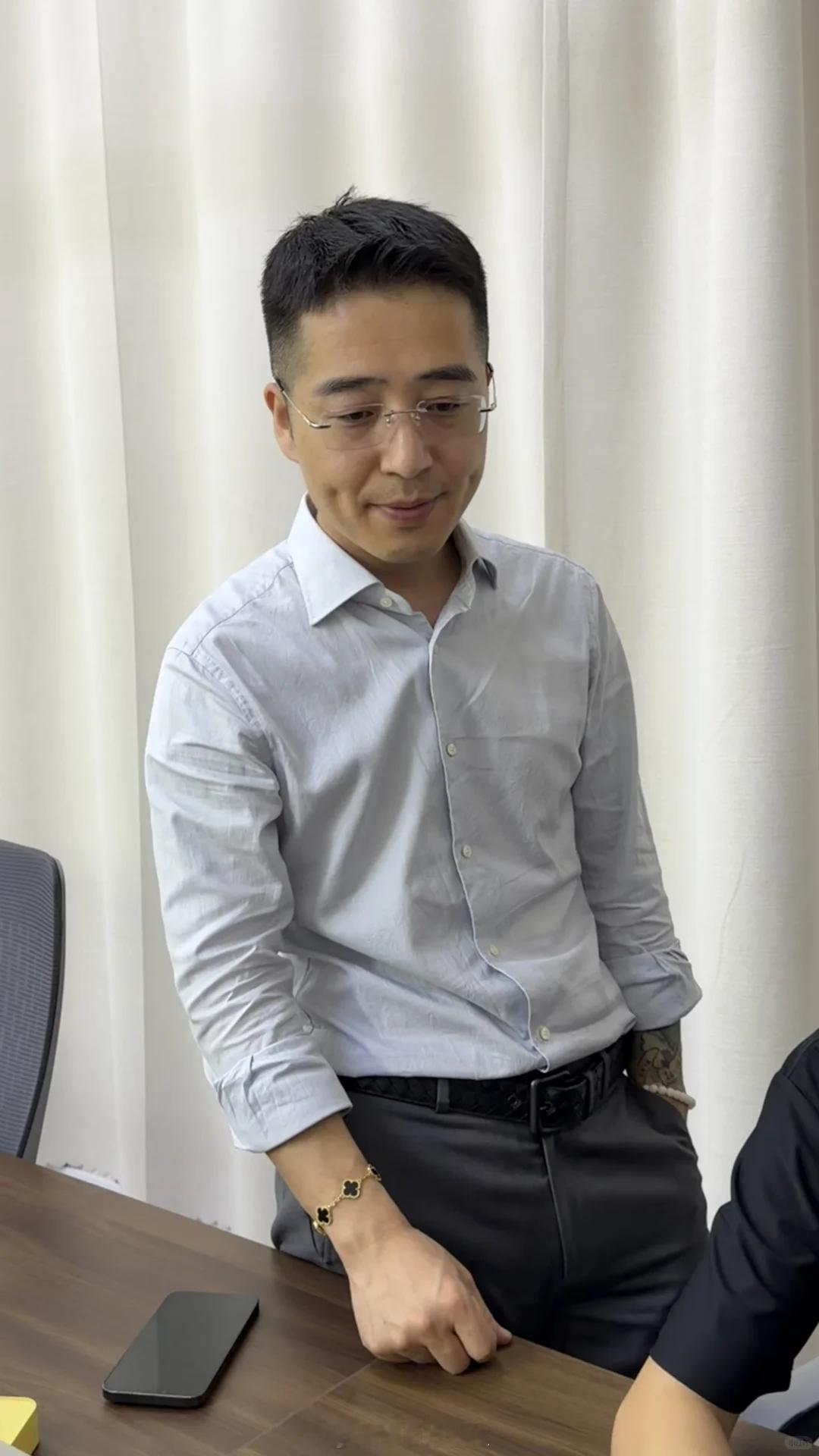 现在我觉得这种“小叔”也挺不错的