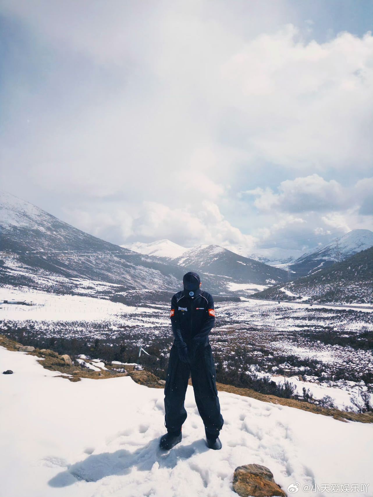 鹭卓连发12张雪山图种地吧鹭卓这波雪山营业太给力，12张图看不够，西藏的雪山云海